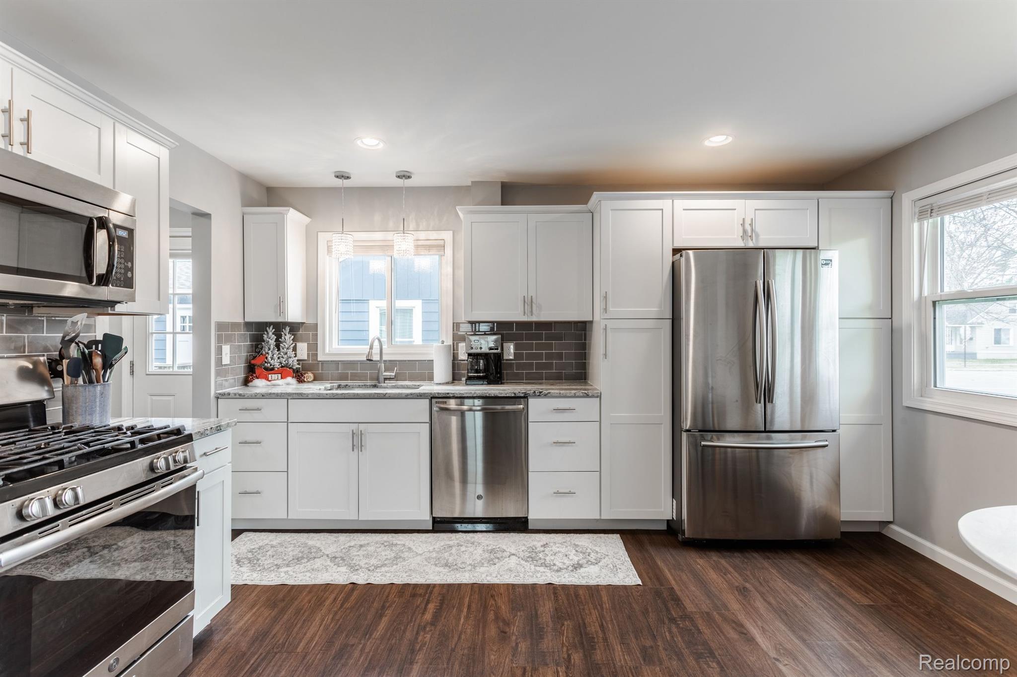 27312 HAMPDEN Street