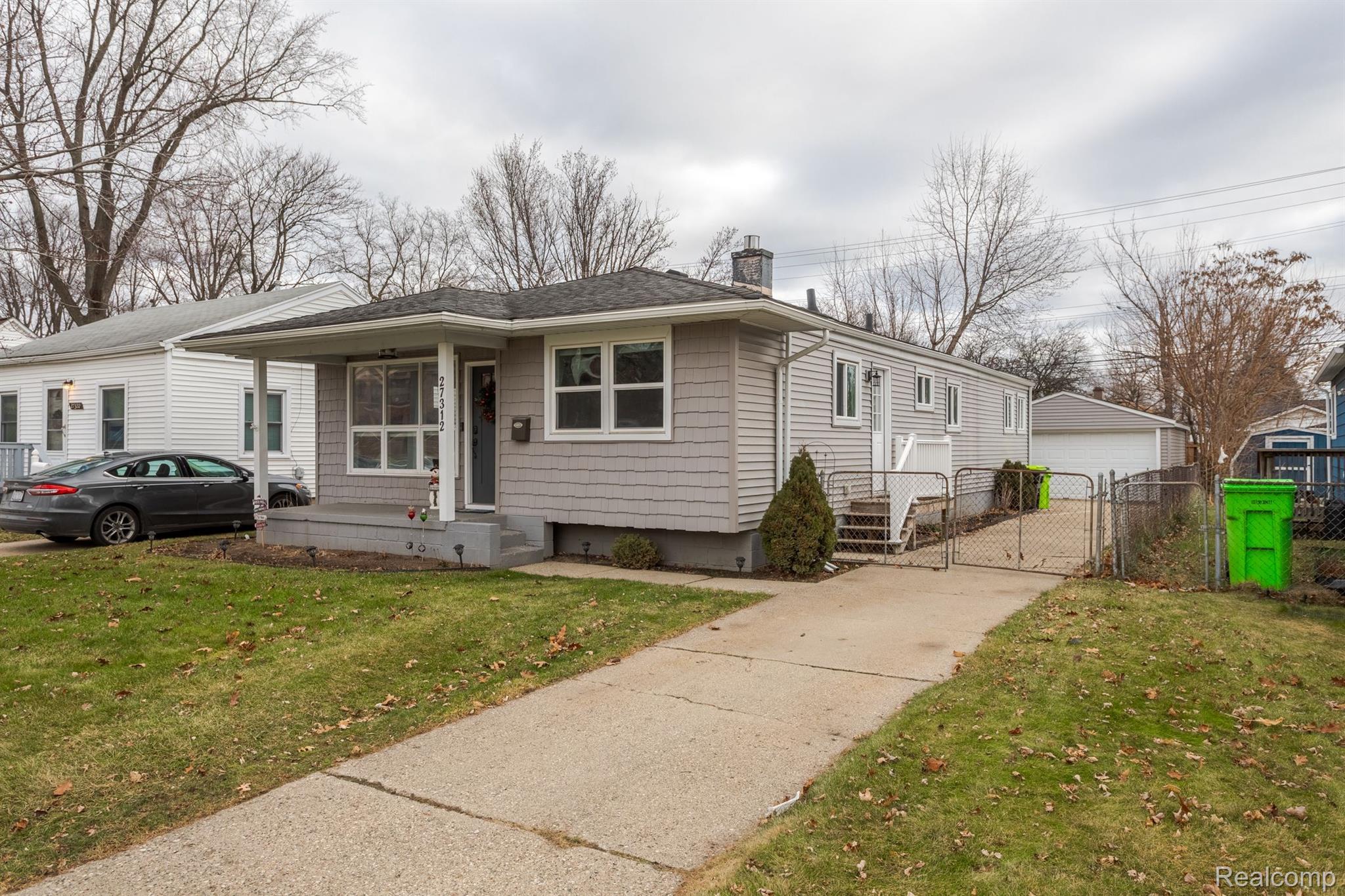 27312 HAMPDEN Street