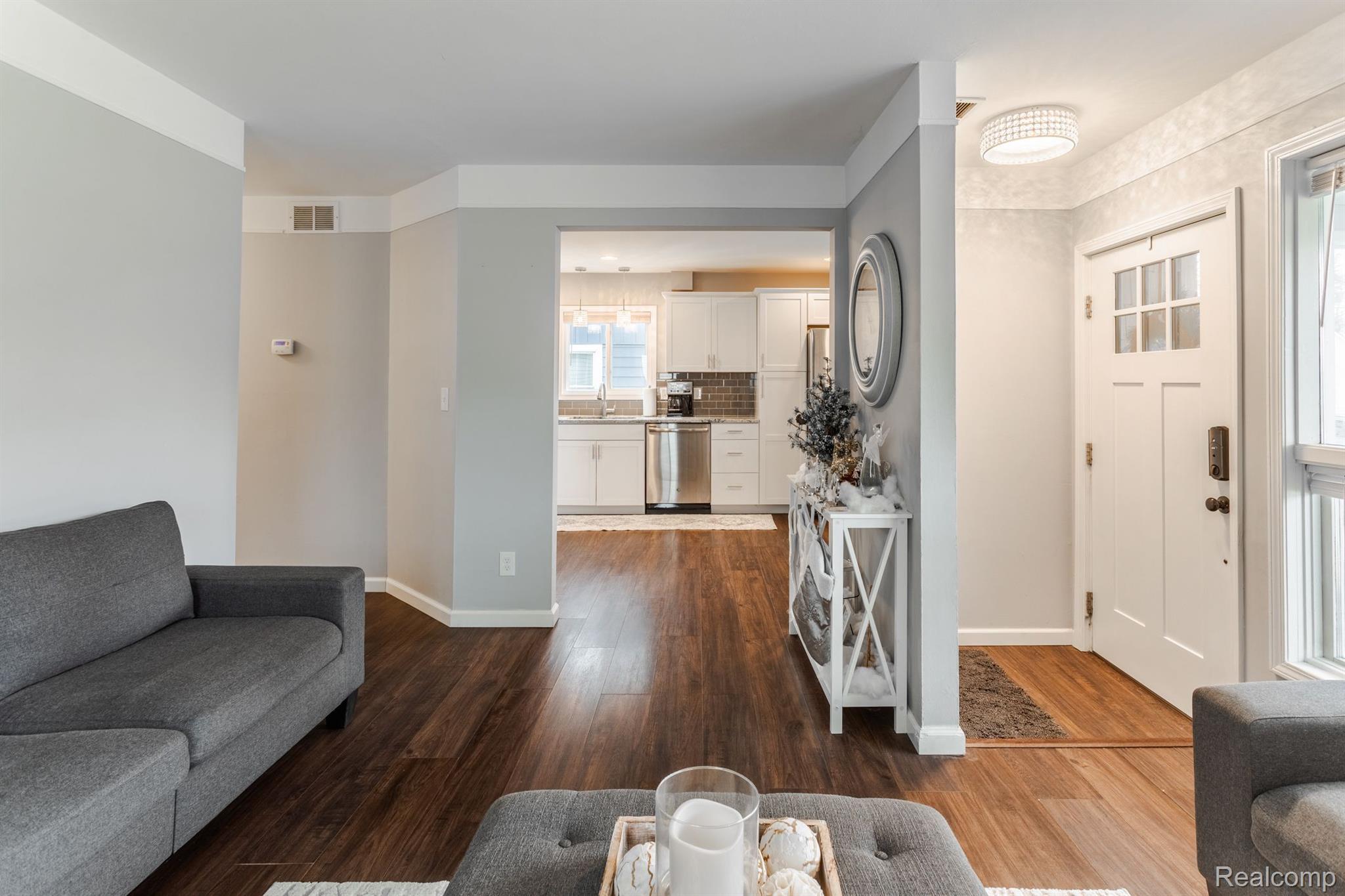 27312 HAMPDEN Street