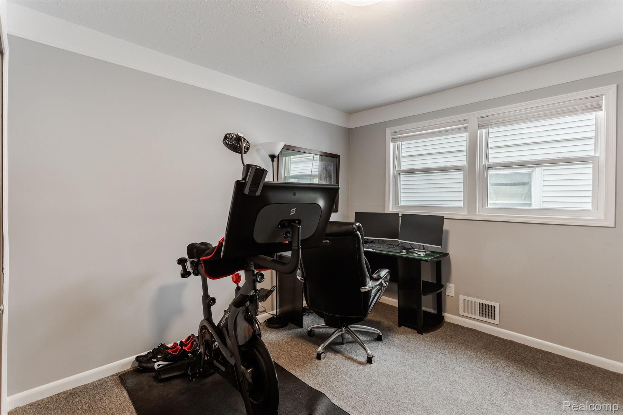 27312 HAMPDEN Street