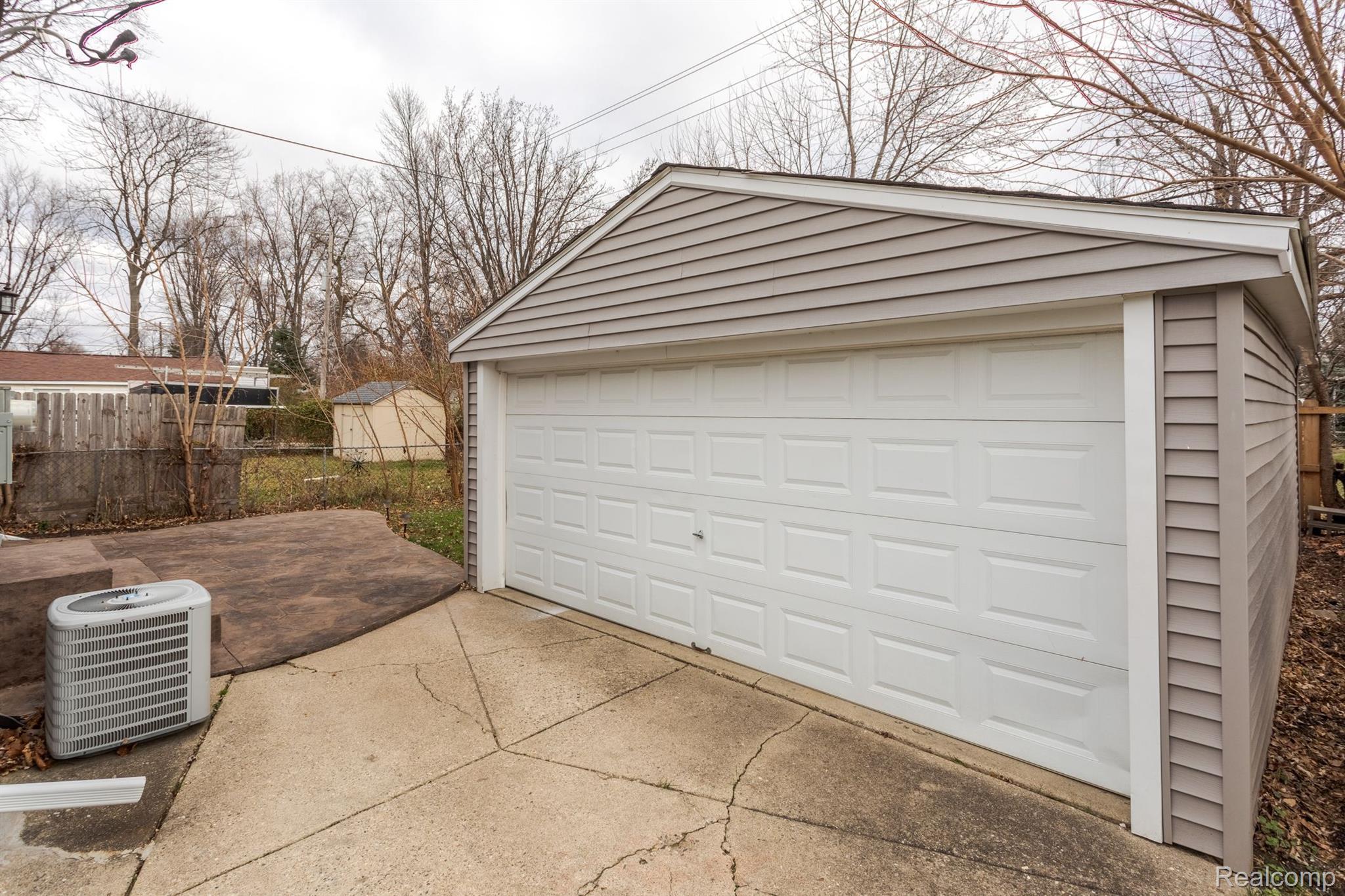 27312 HAMPDEN Street