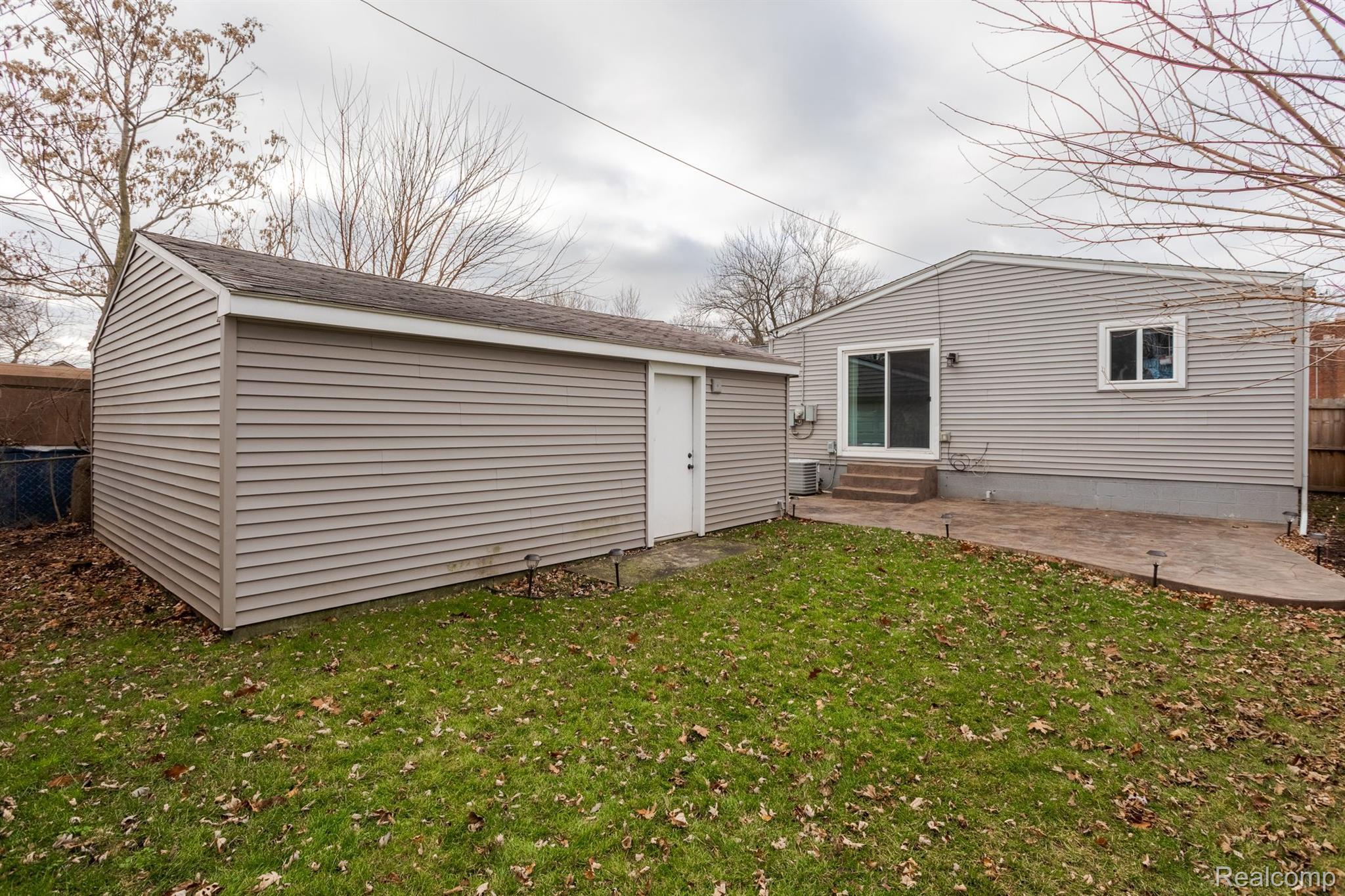 27312 HAMPDEN Street