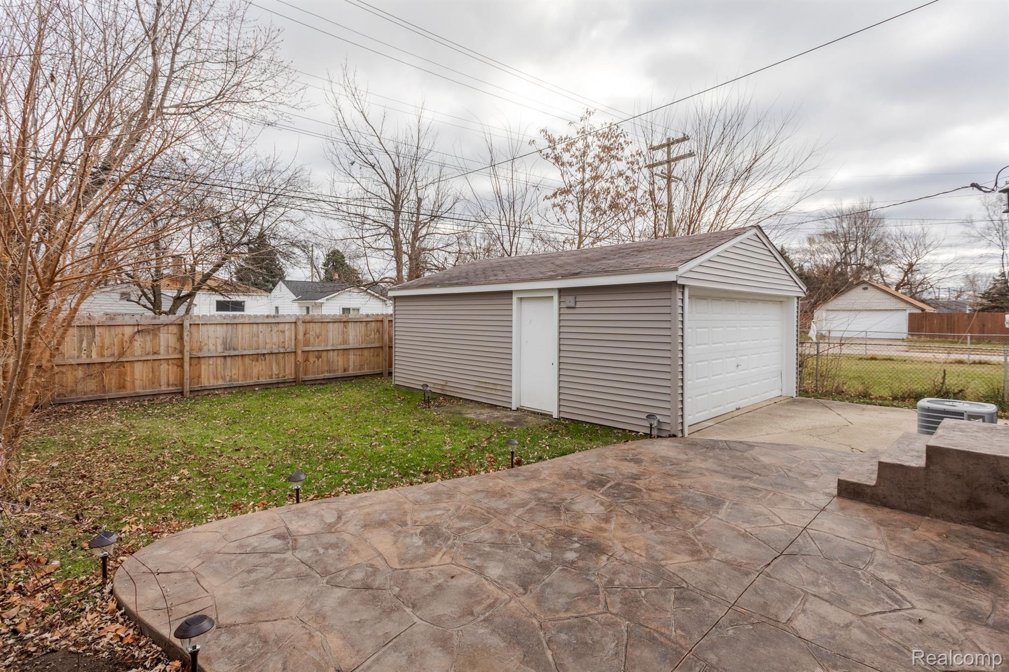 27312 HAMPDEN Street