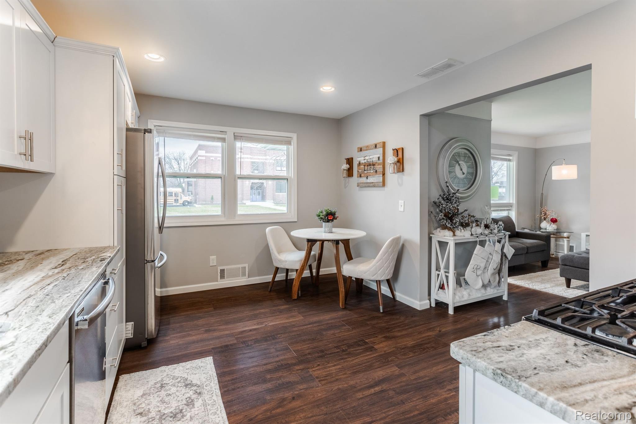 27312 HAMPDEN Street