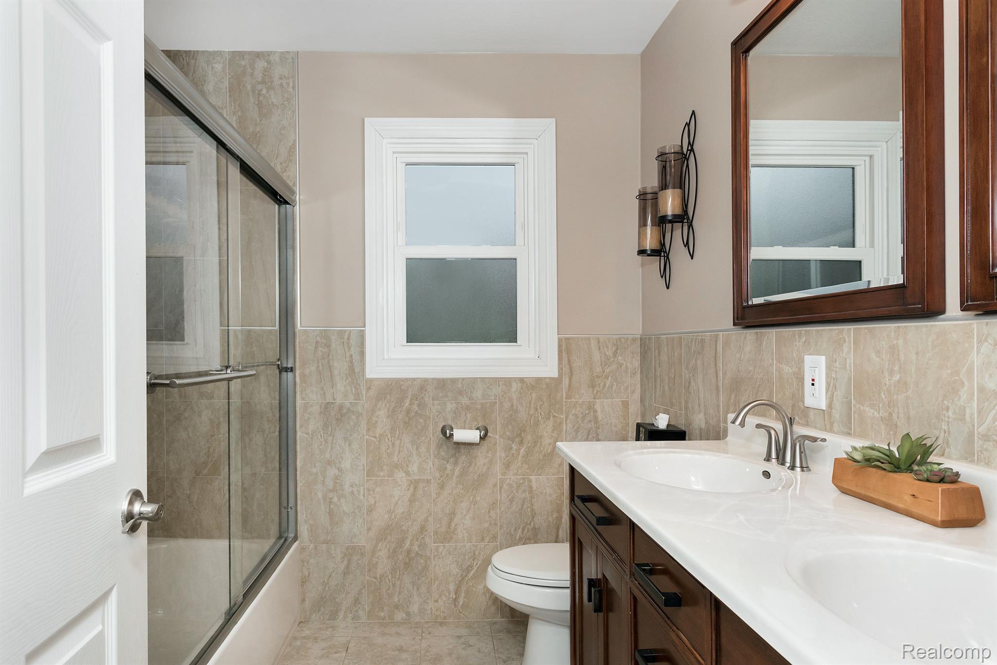 10255 BASSETT Street