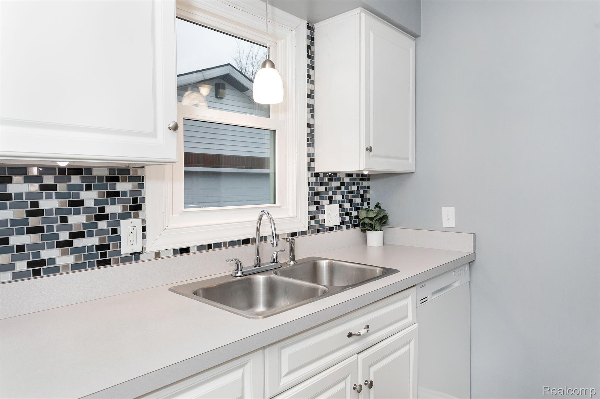 10255 BASSETT Street