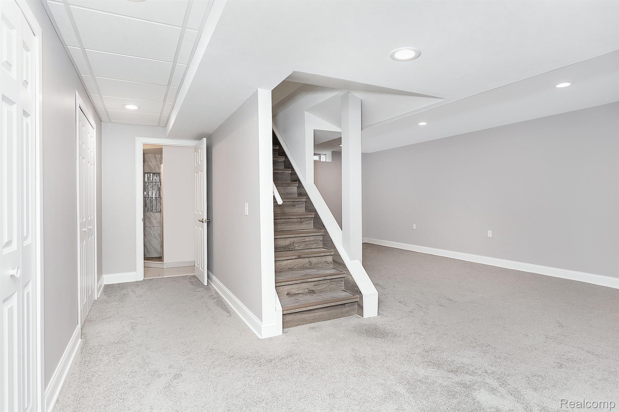 10255 BASSETT Street