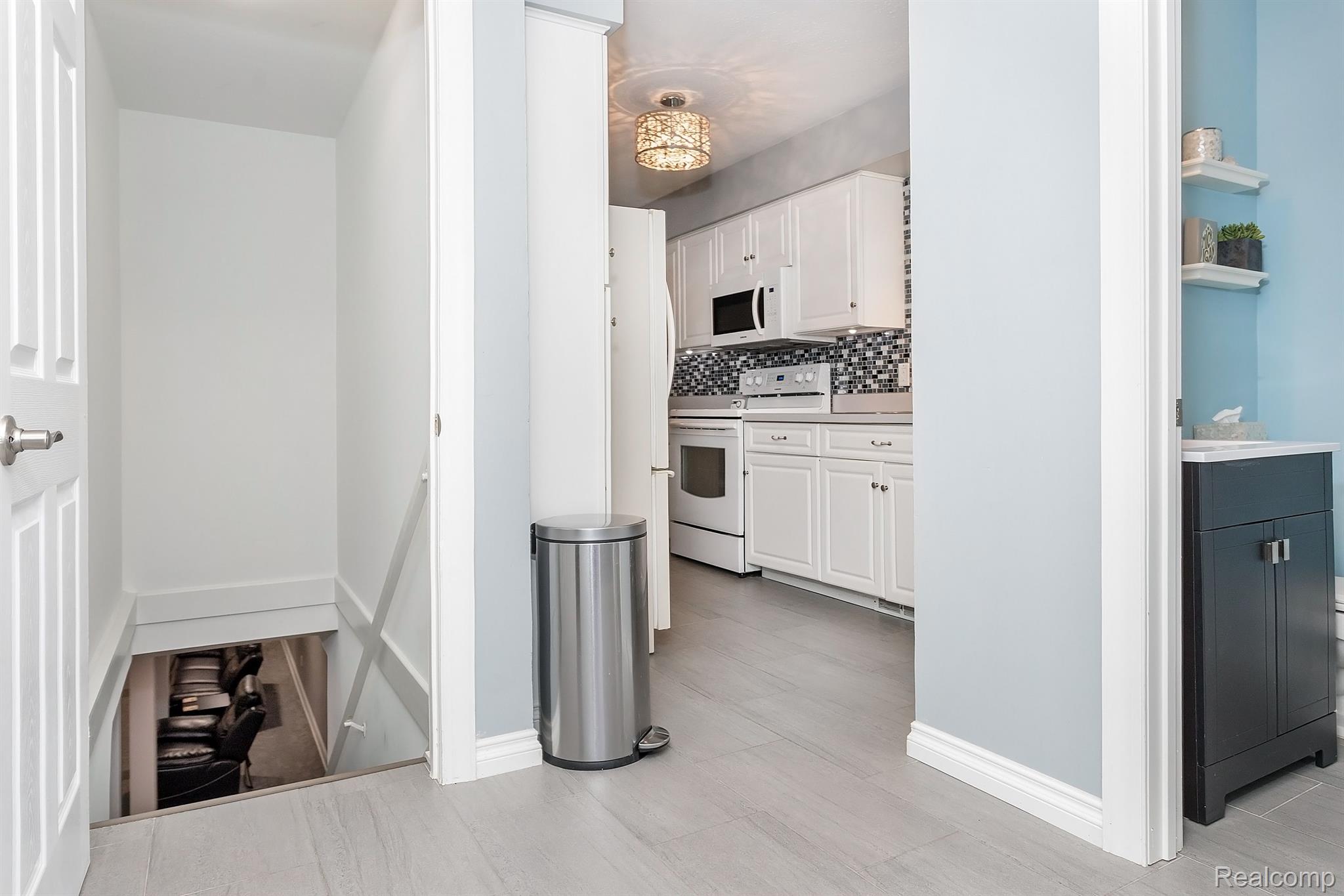 10255 BASSETT Street