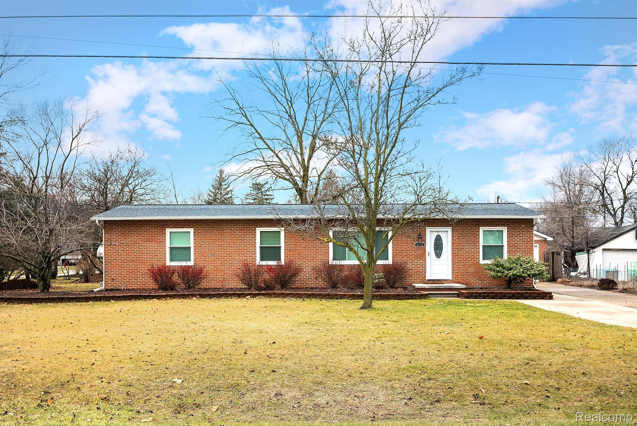 10255 BASSETT Street