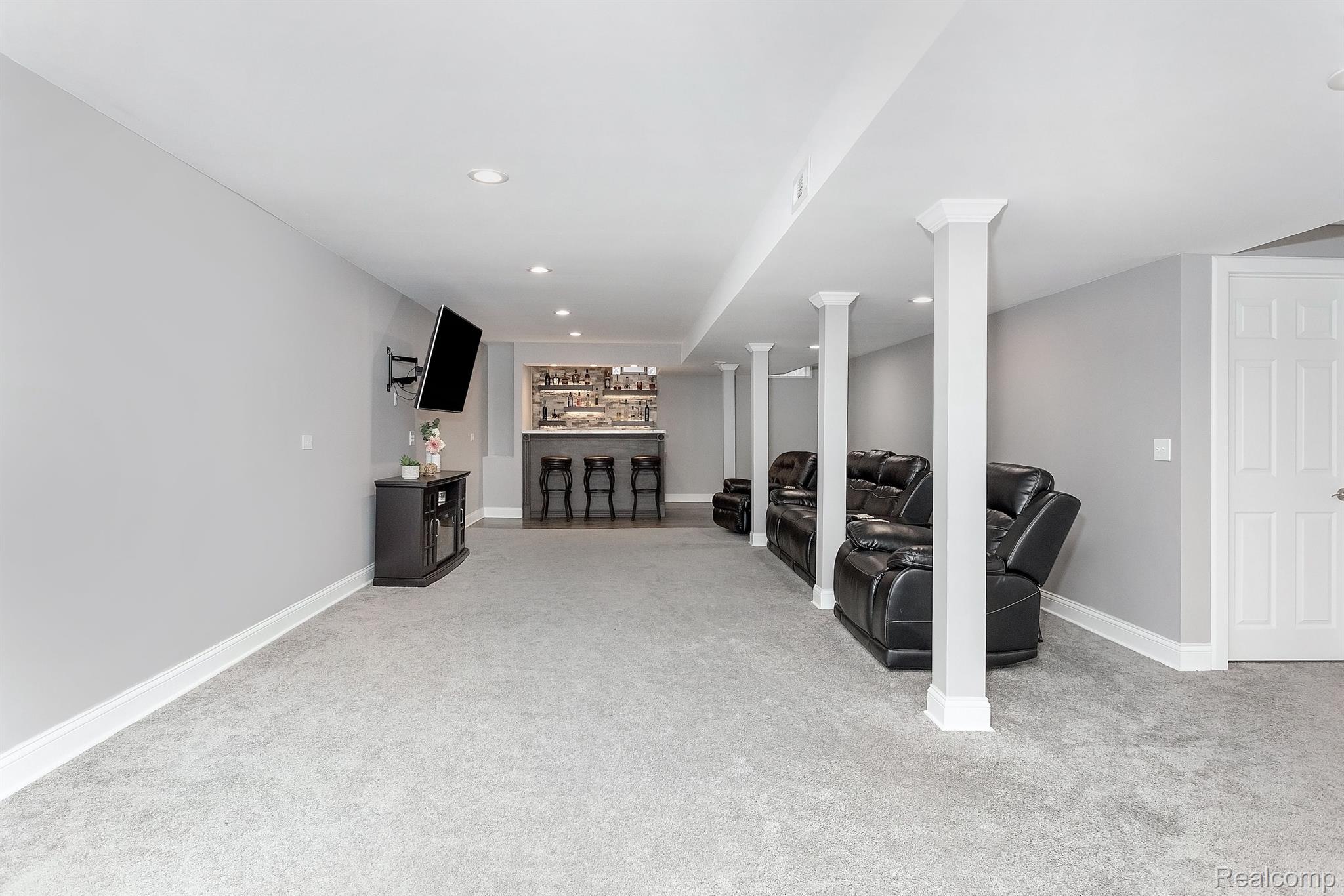 10255 BASSETT Street