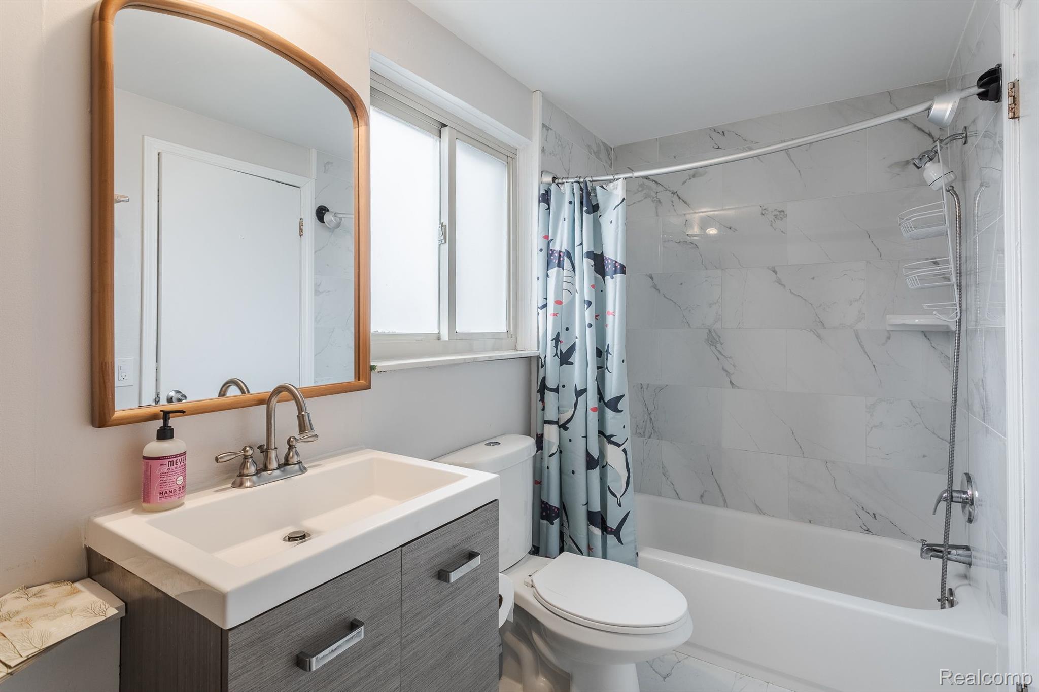 11928 SORRENTO Boulevard