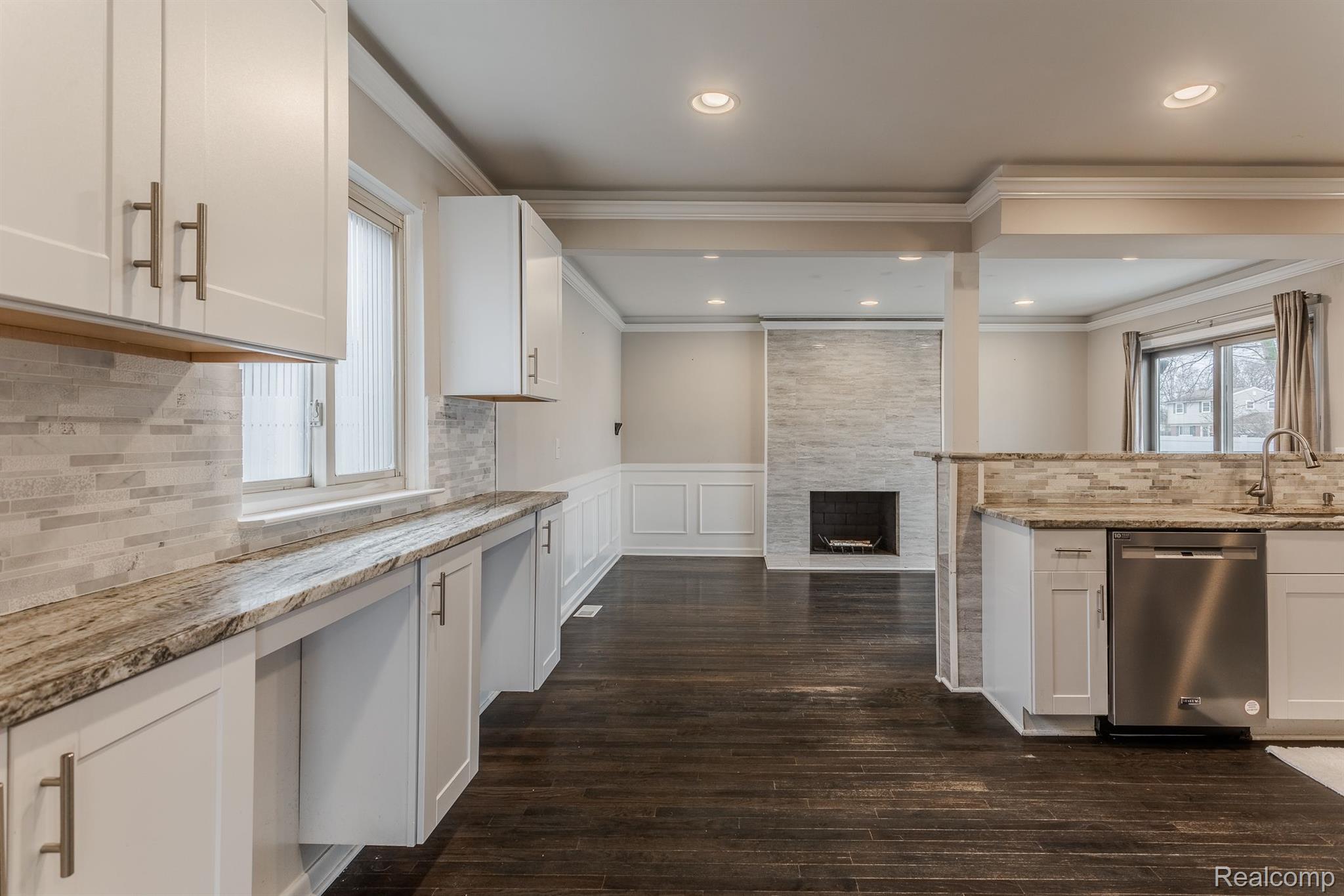 11928 SORRENTO Boulevard