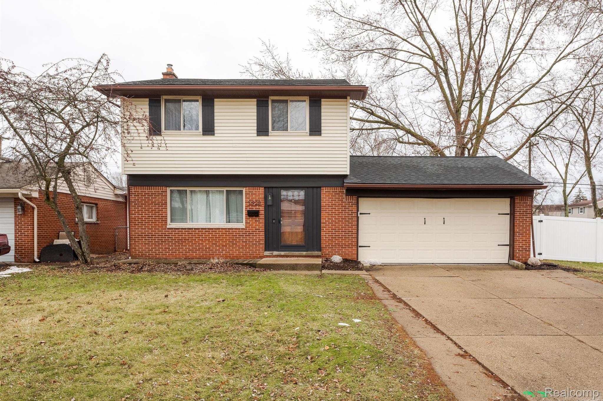 11928 SORRENTO Boulevard