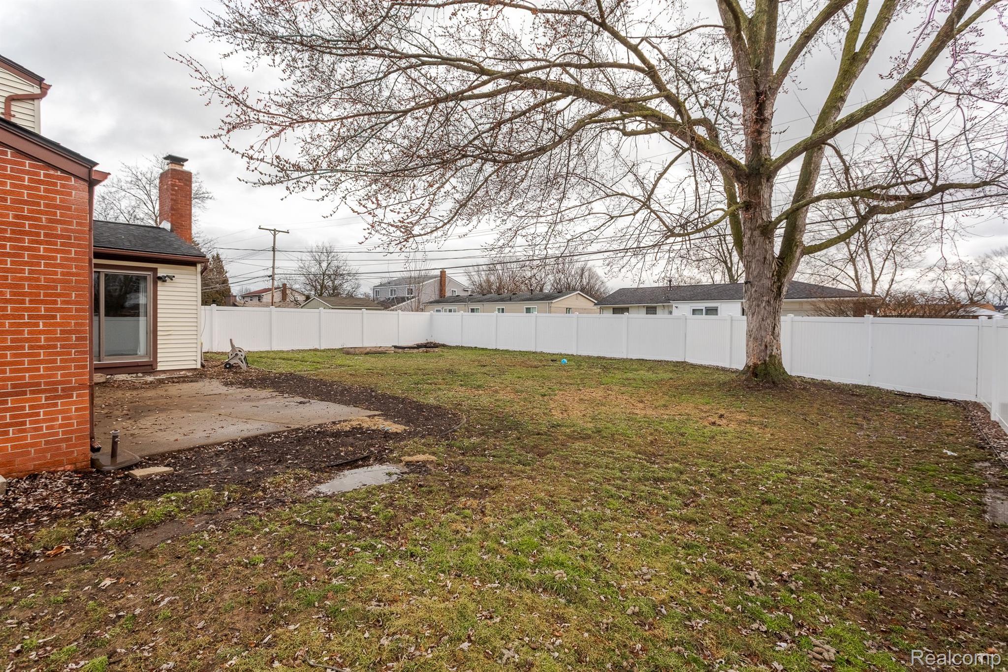 11928 SORRENTO Boulevard