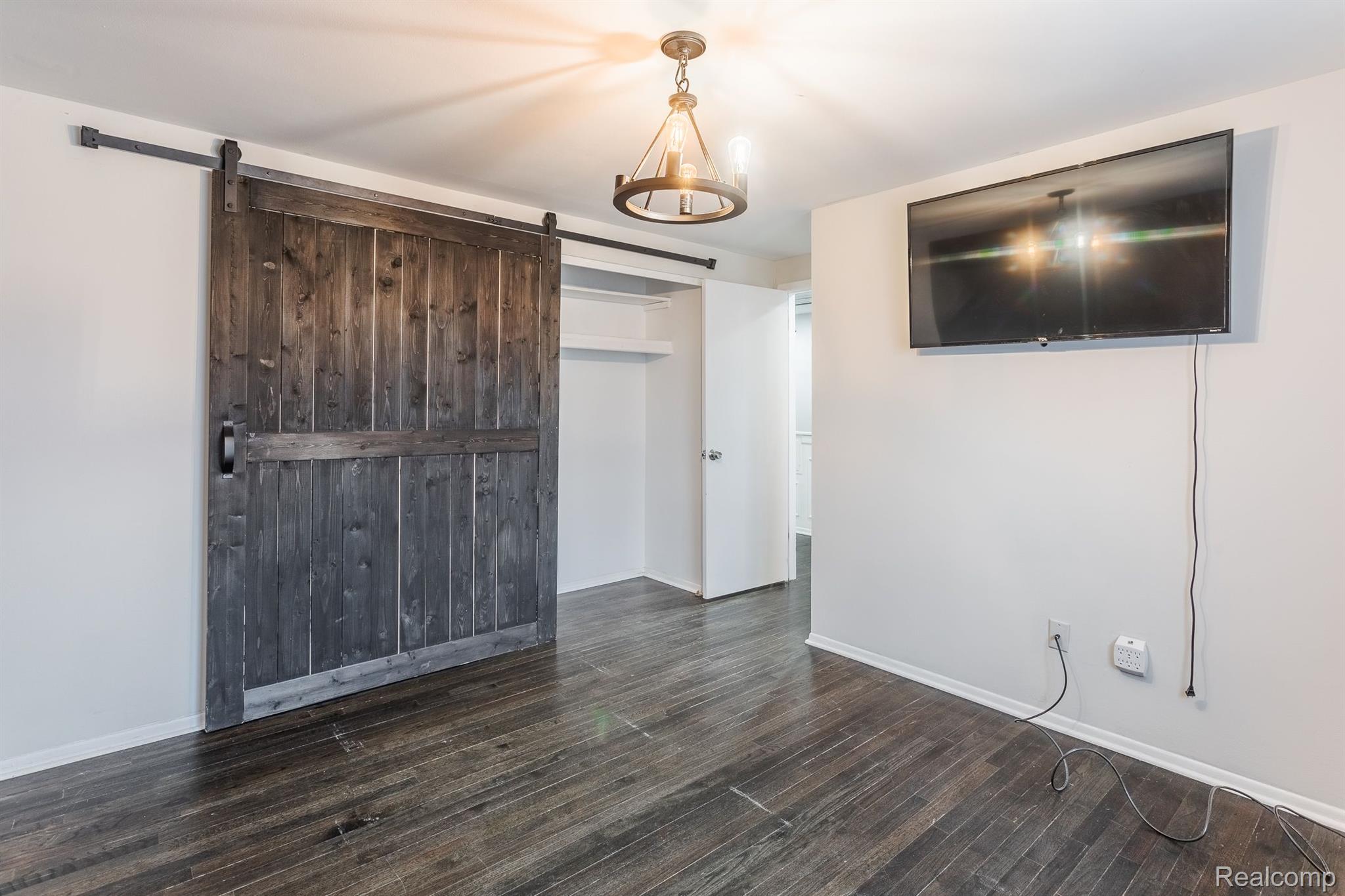 11928 SORRENTO Boulevard