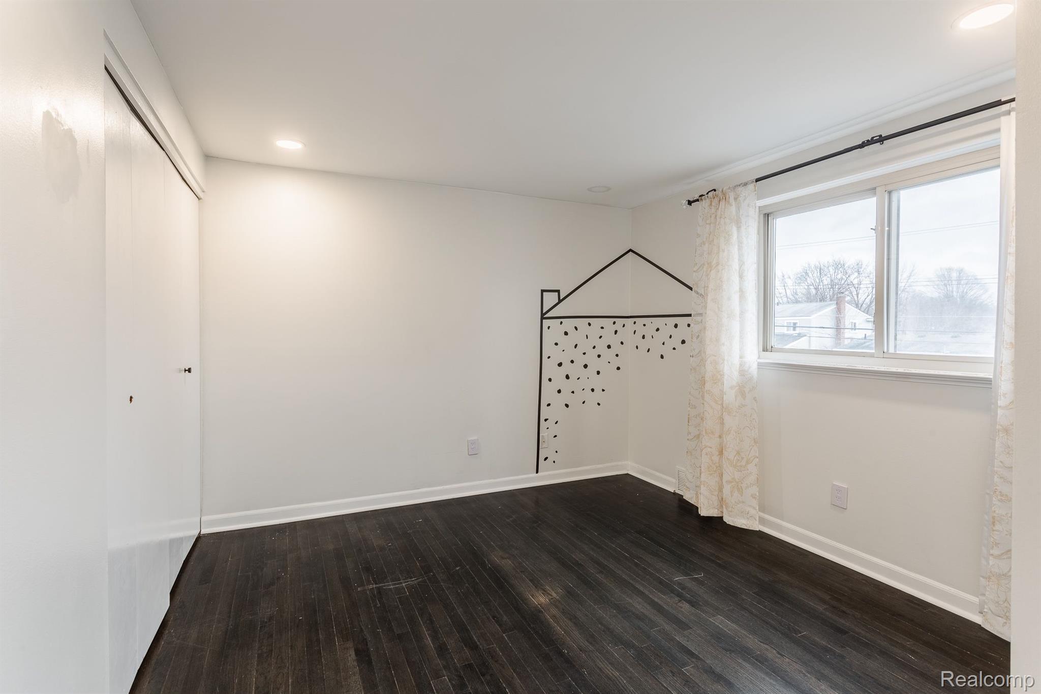 11928 SORRENTO Boulevard