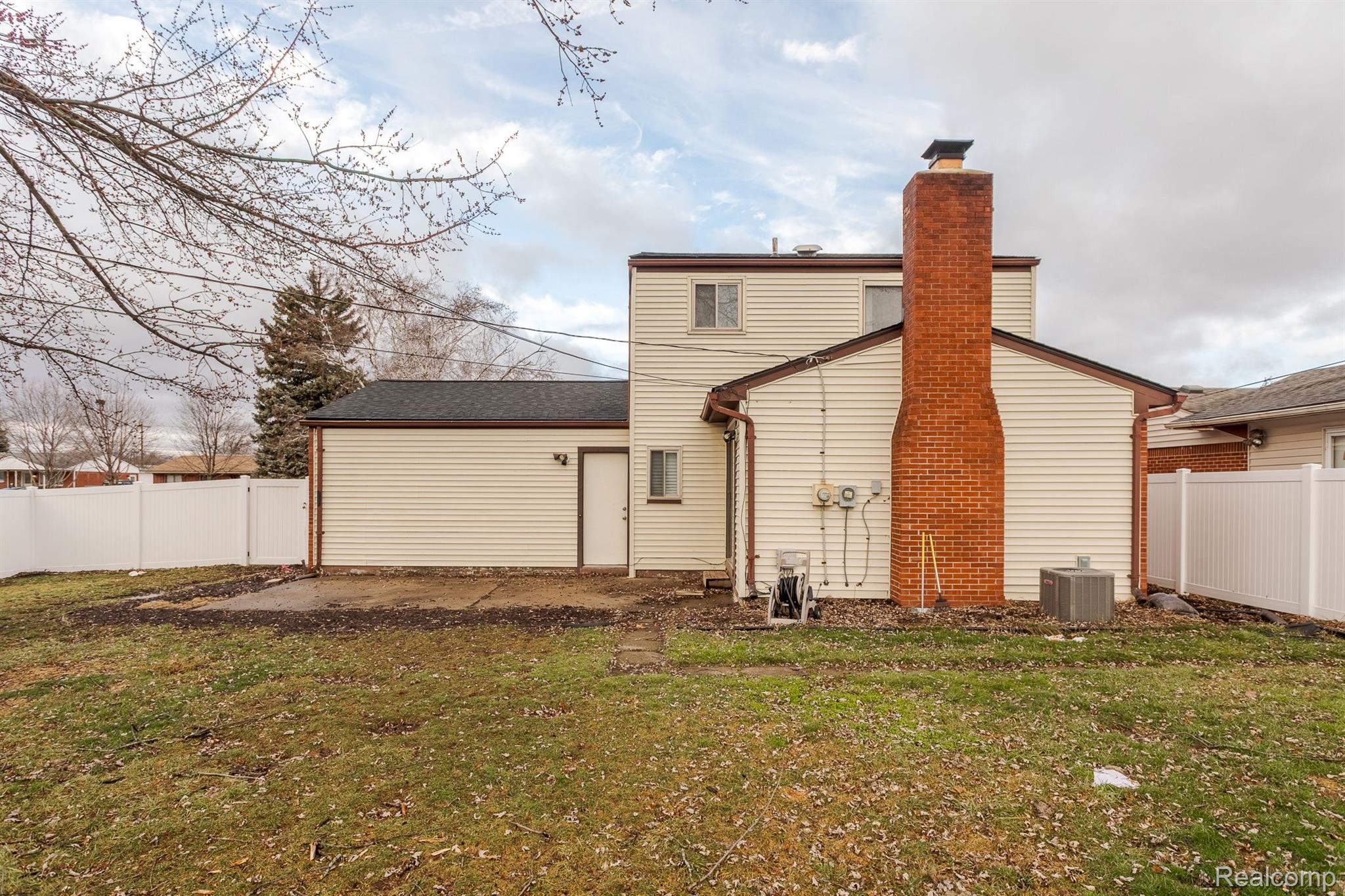 11928 SORRENTO Boulevard