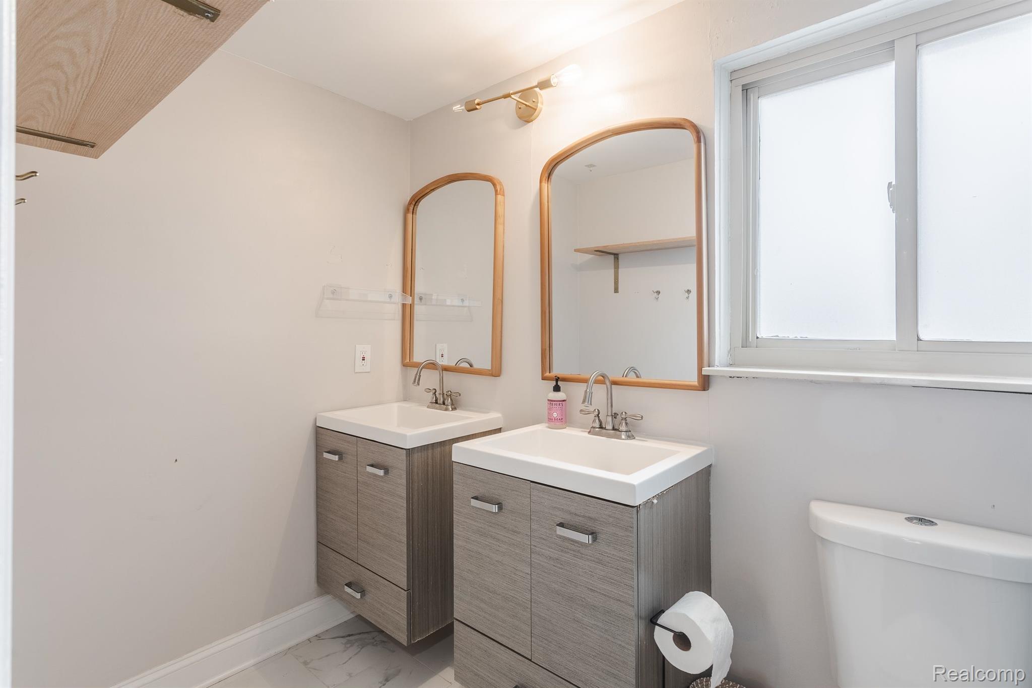 11928 SORRENTO Boulevard