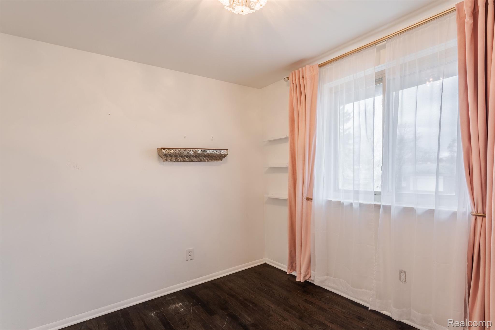 11928 SORRENTO Boulevard