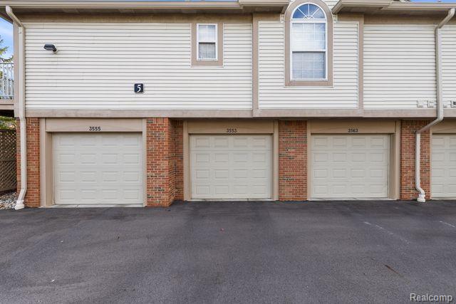 3553 OAKMONTE Boulevard