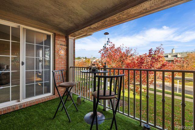 3553 OAKMONTE Boulevard