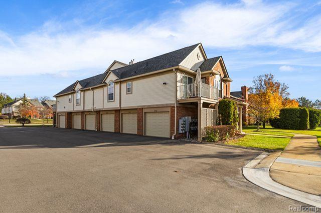 3553 OAKMONTE Boulevard