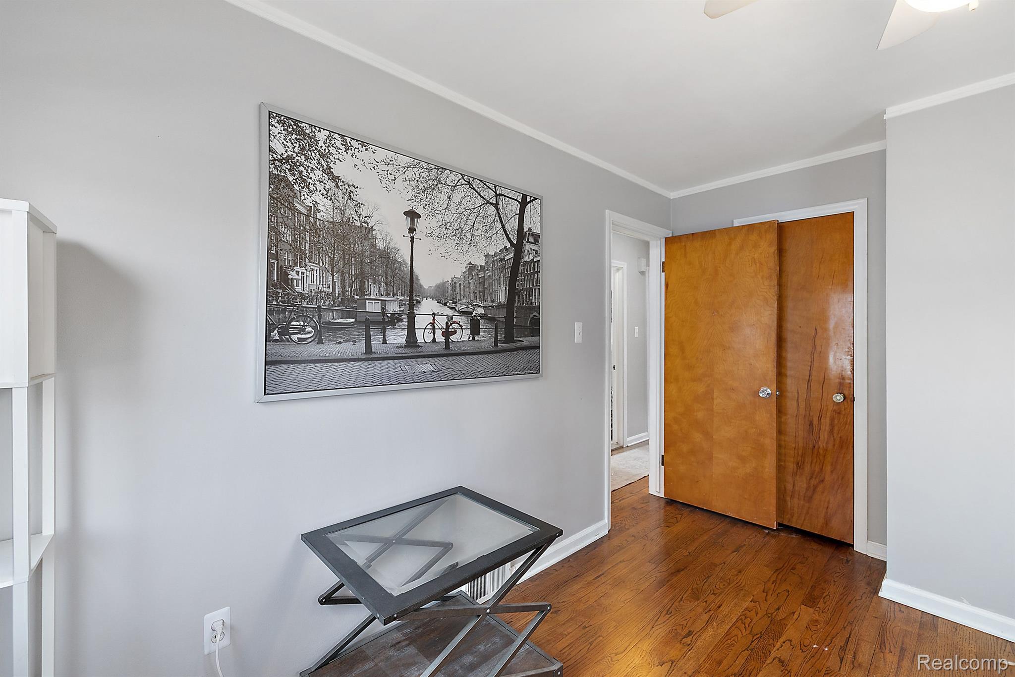 1909 BROCKTON Avenue