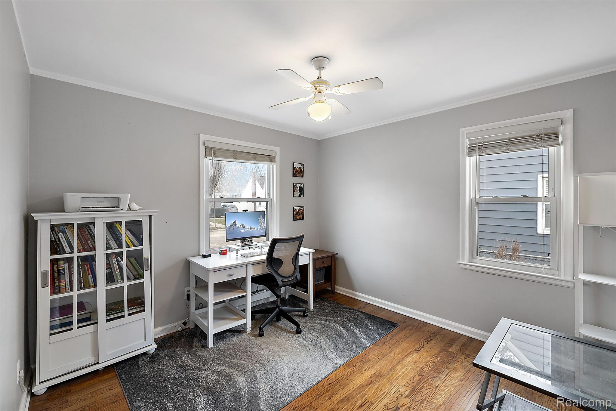 1909 BROCKTON Avenue