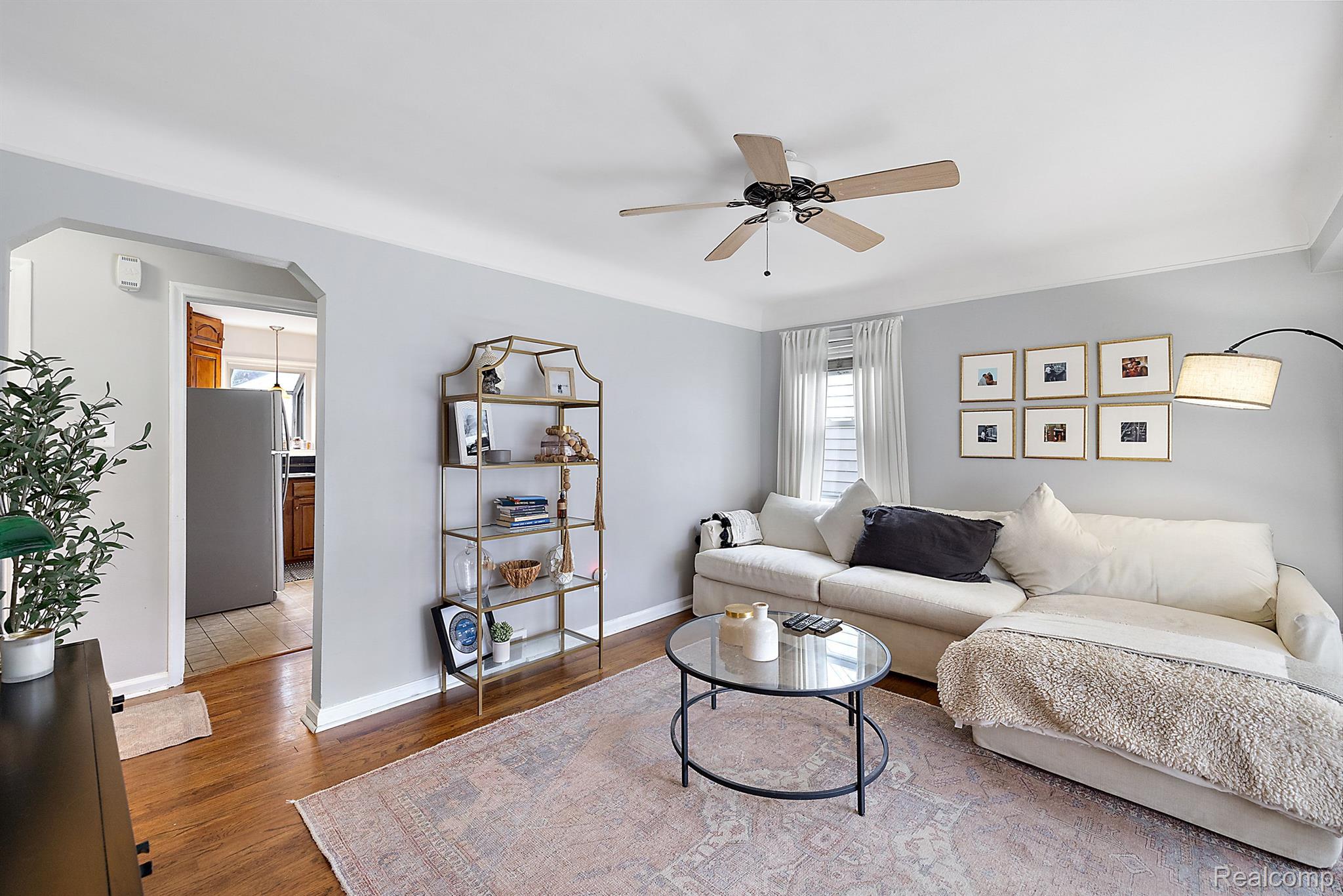 1909 BROCKTON Avenue