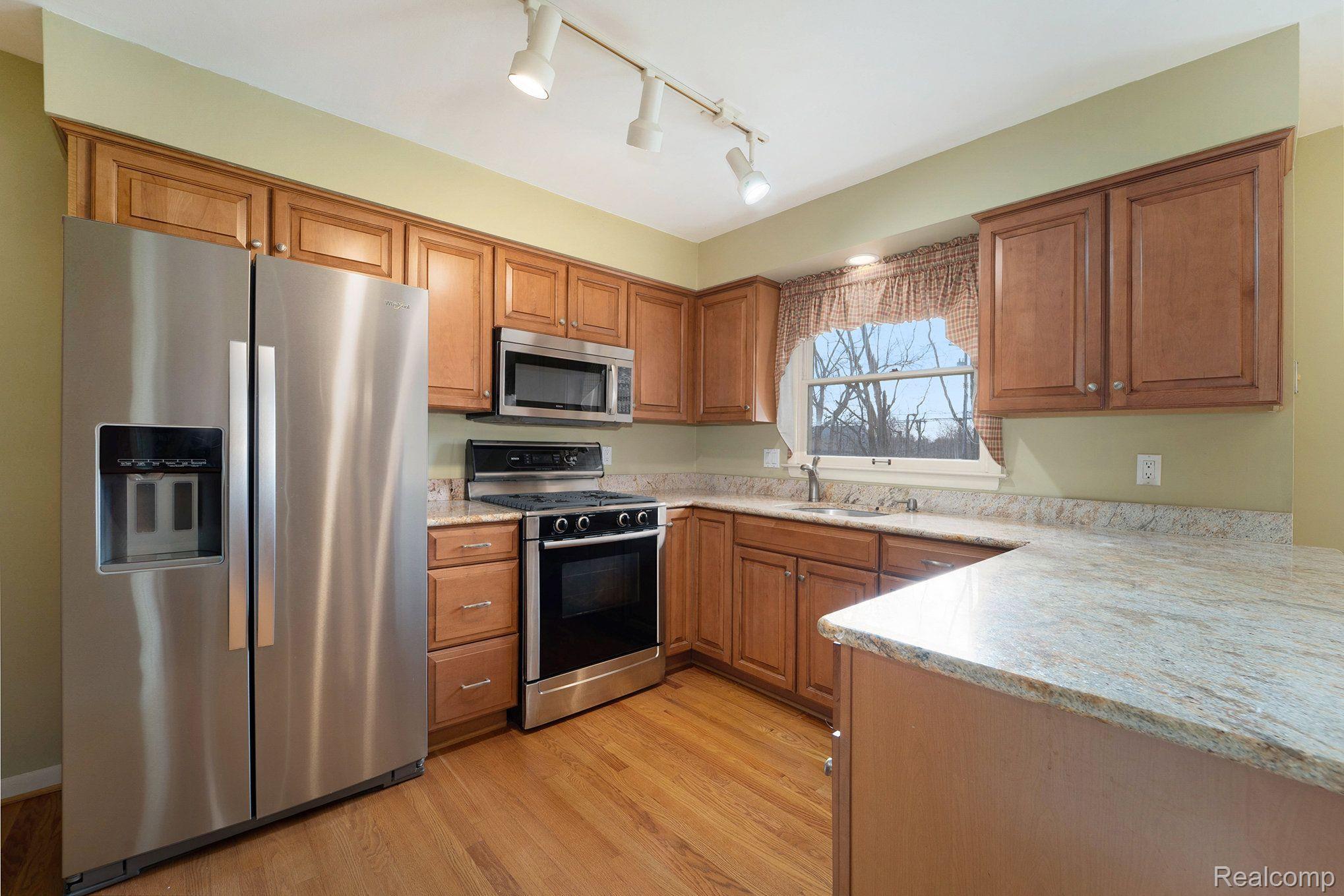 4275 E NEWLAND Drive