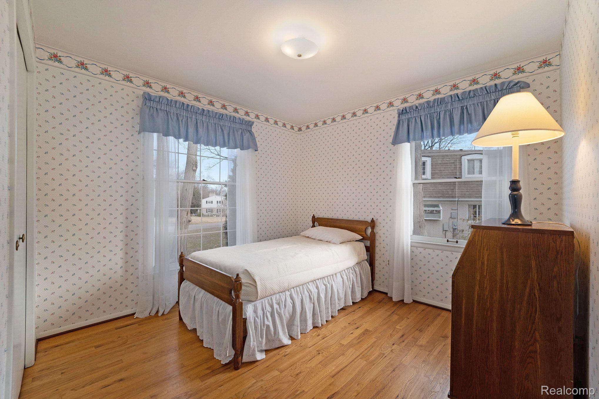 4275 E NEWLAND Drive