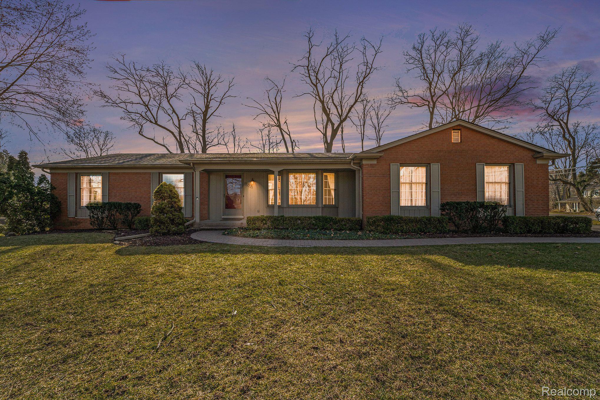 4275 E NEWLAND Drive