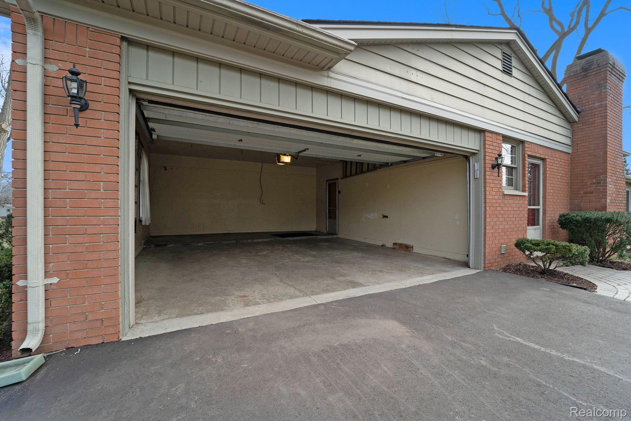 4275 E NEWLAND Drive