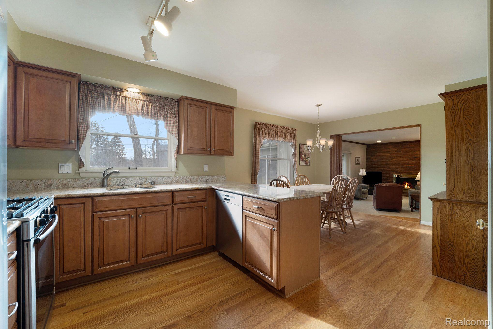 4275 E NEWLAND Drive