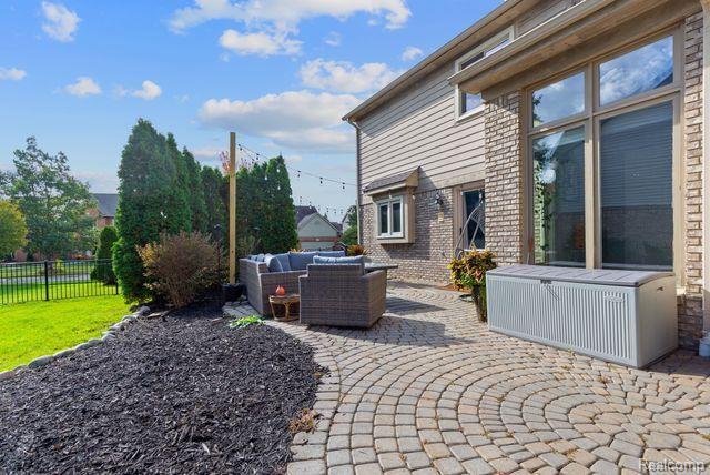 46472 SPRINGWOOD Drive