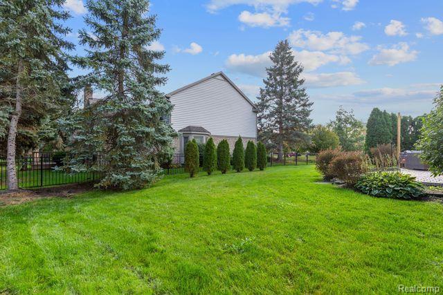 46472 SPRINGWOOD Drive