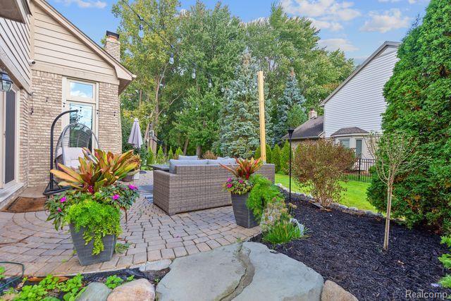 46472 SPRINGWOOD Drive