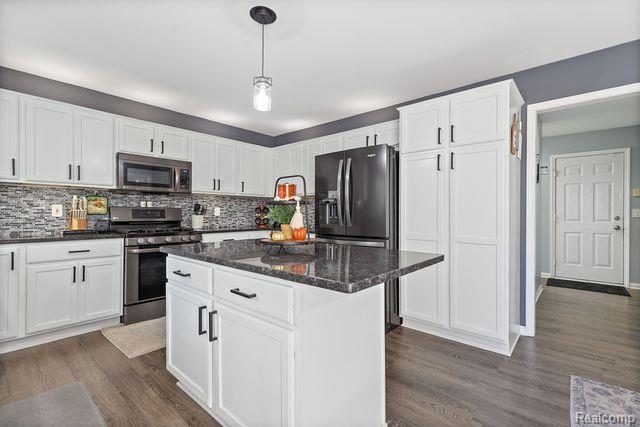 46472 SPRINGWOOD Drive