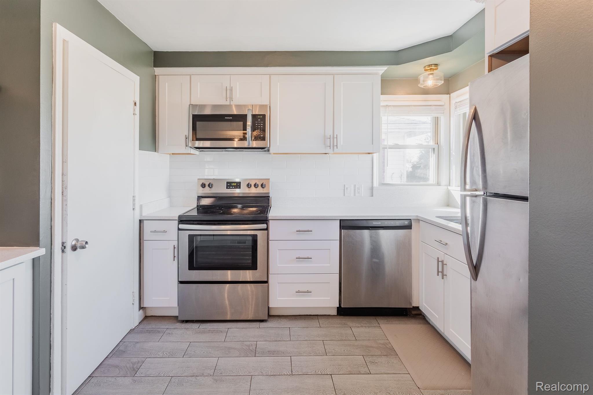 12931 OAK PARK Boulevard