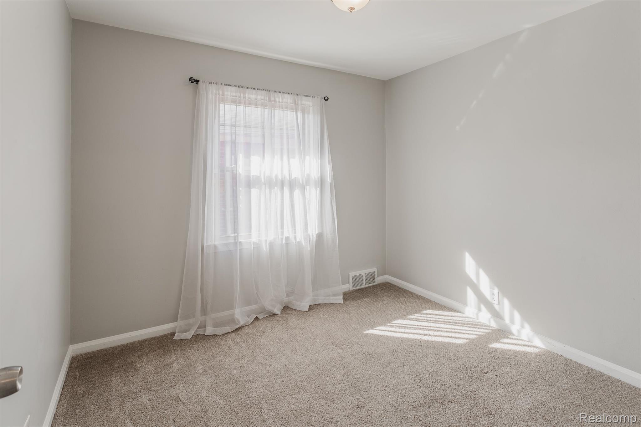 12931 OAK PARK Boulevard