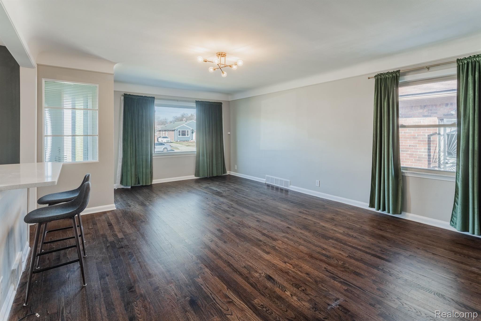 12931 OAK PARK Boulevard