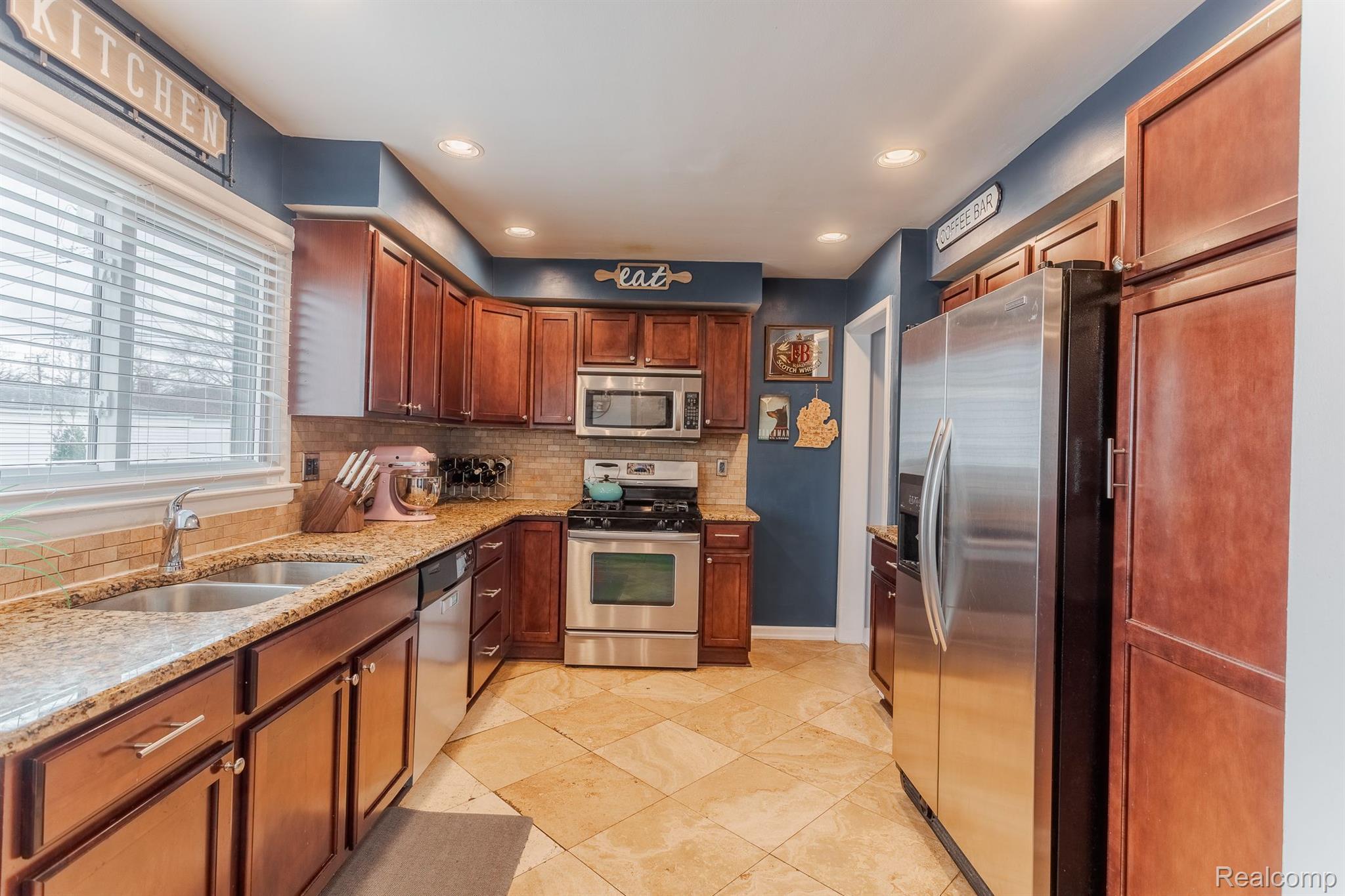 28345 ALGER Boulevard