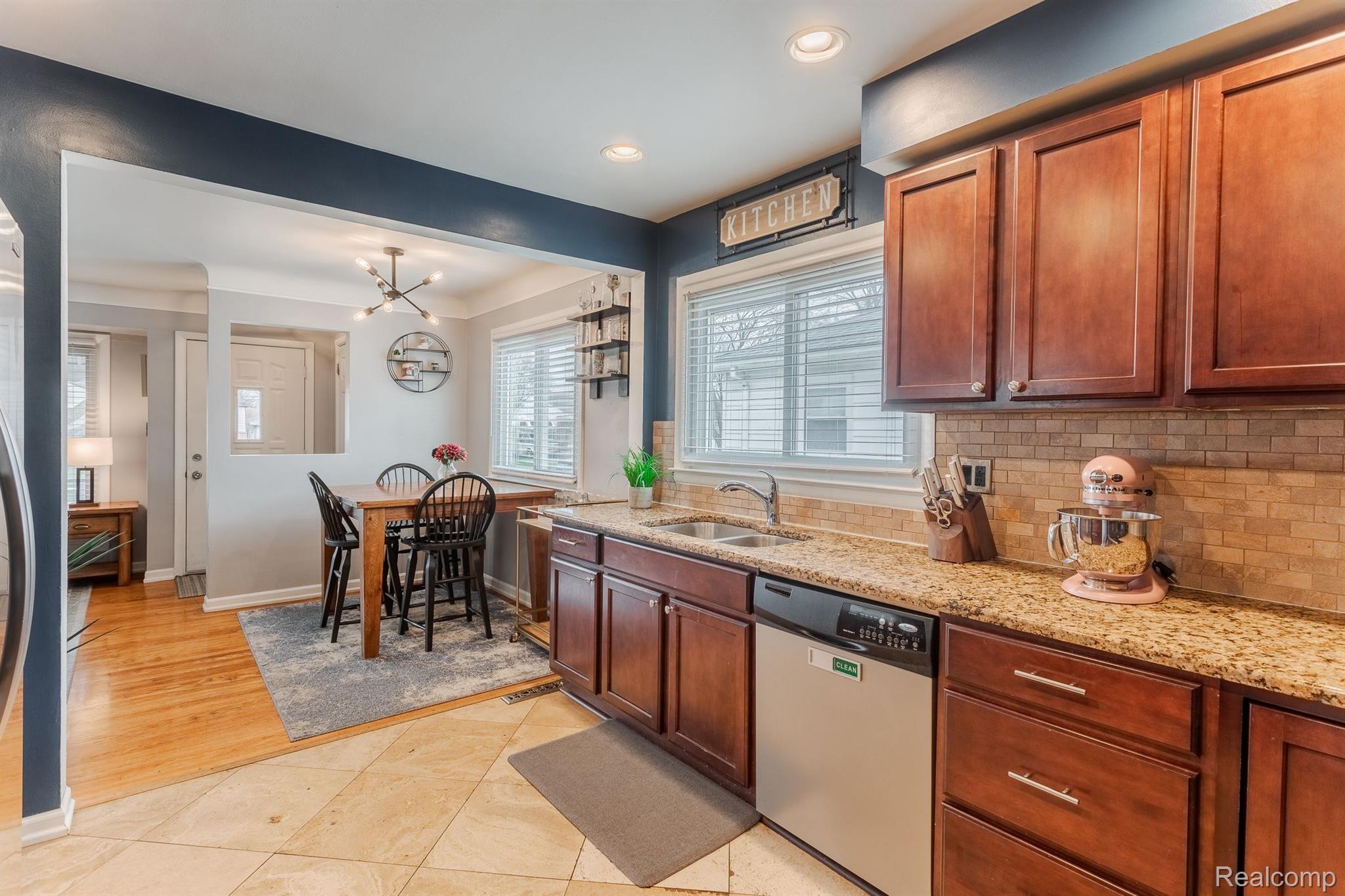 28345 ALGER Boulevard