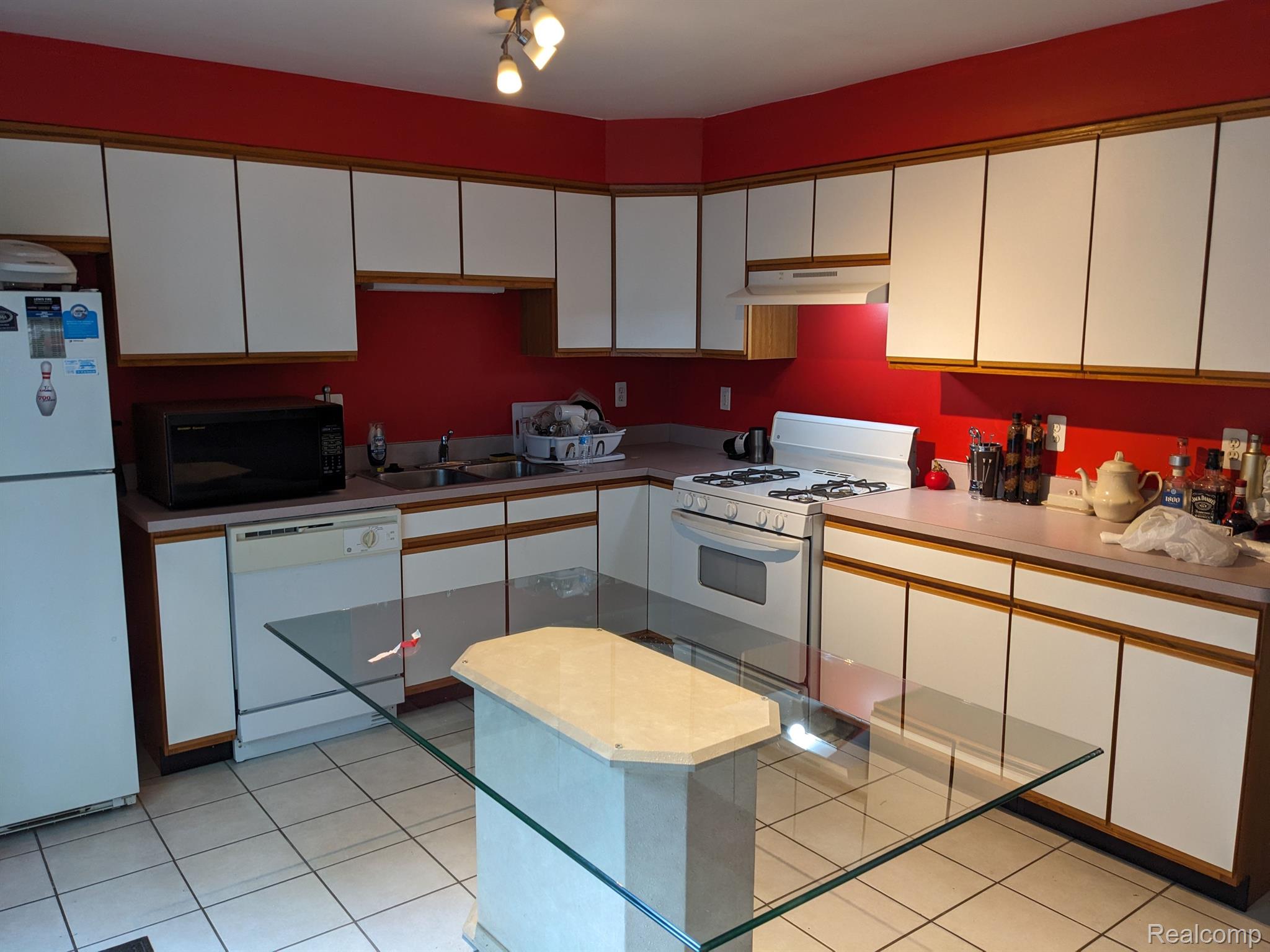 24121 LATHRUP Boulevard