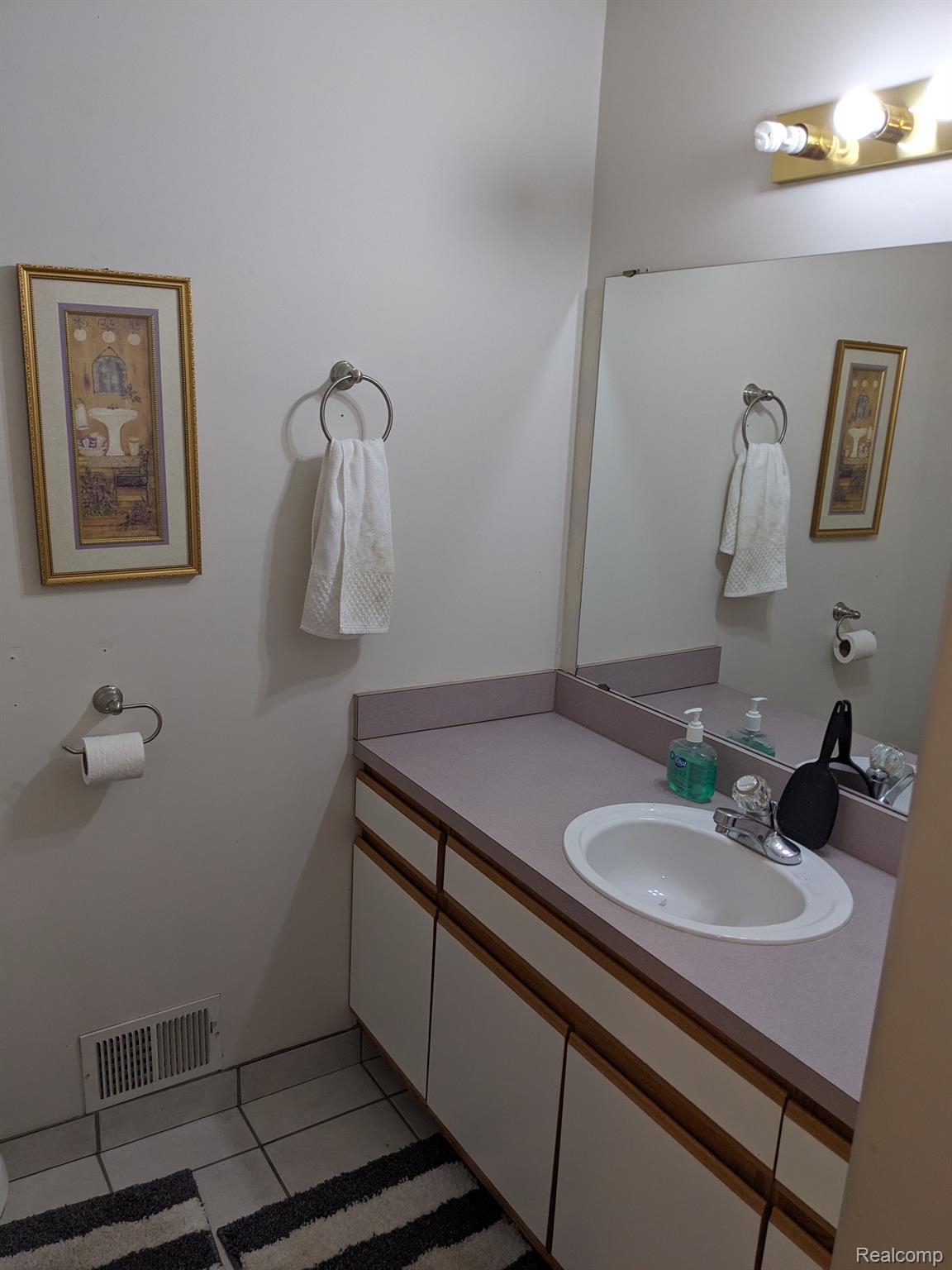 24121 LATHRUP Boulevard