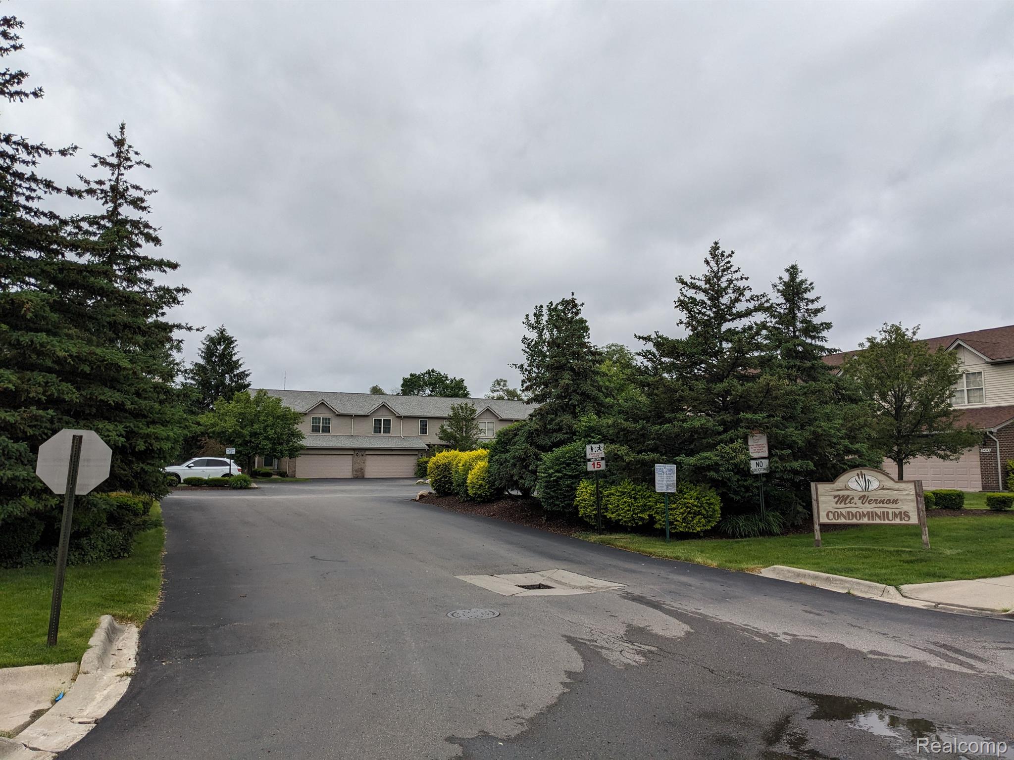 24121 LATHRUP Boulevard