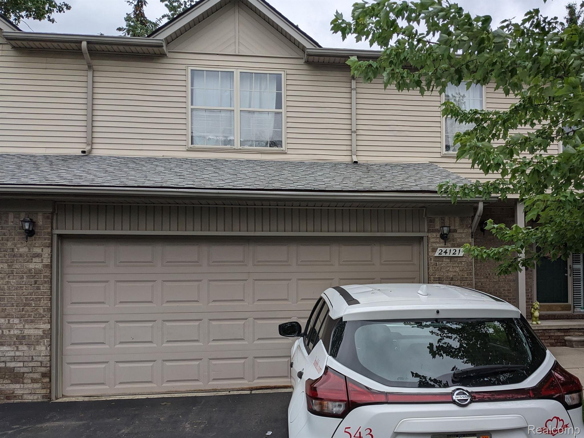 24121 LATHRUP Boulevard