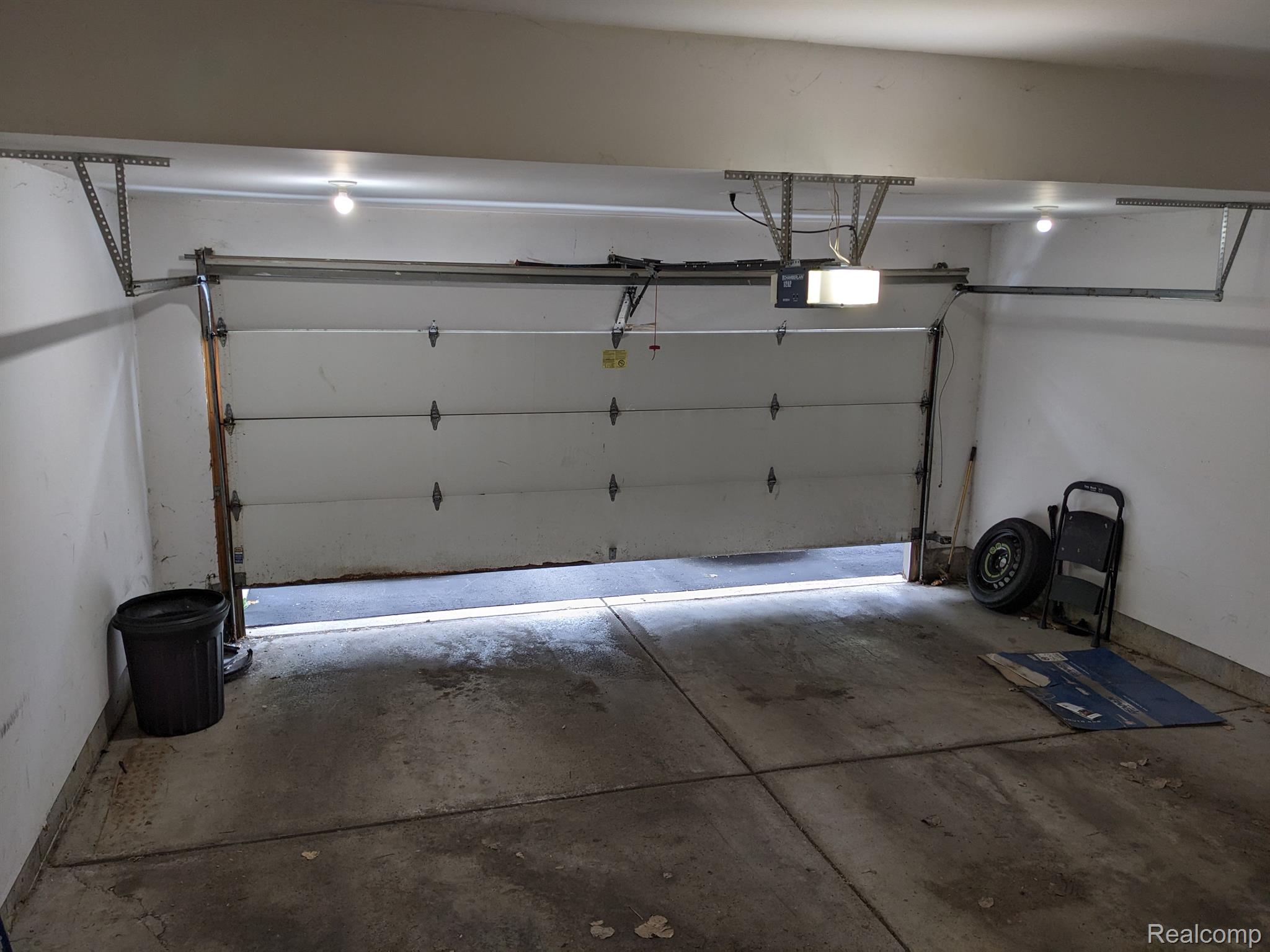 24121 LATHRUP Boulevard