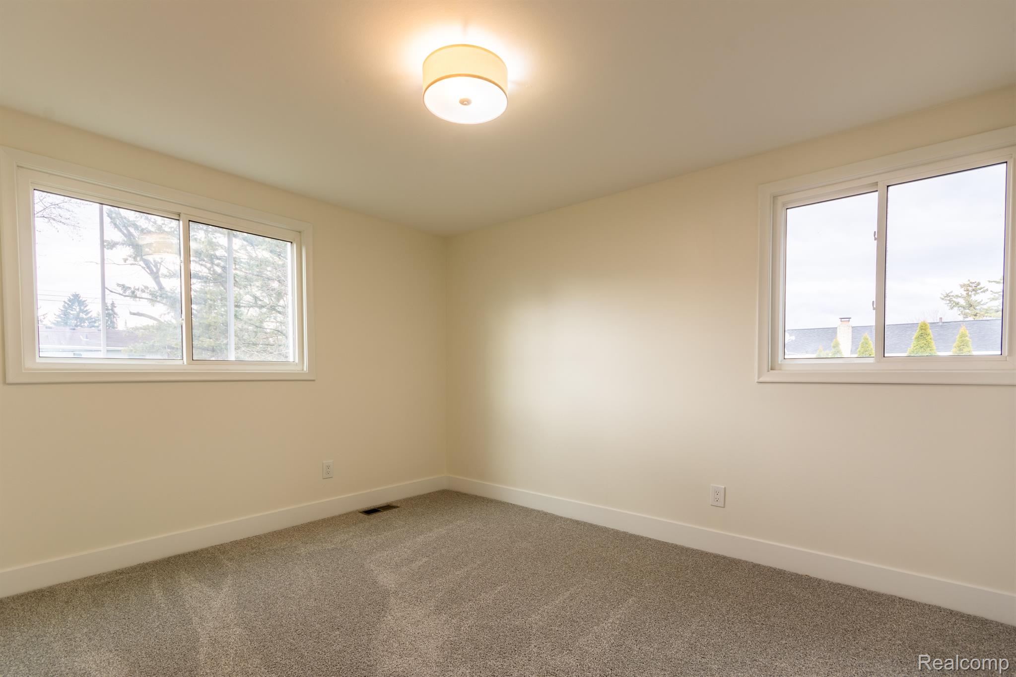 4086 WHITEBIRCH Drive