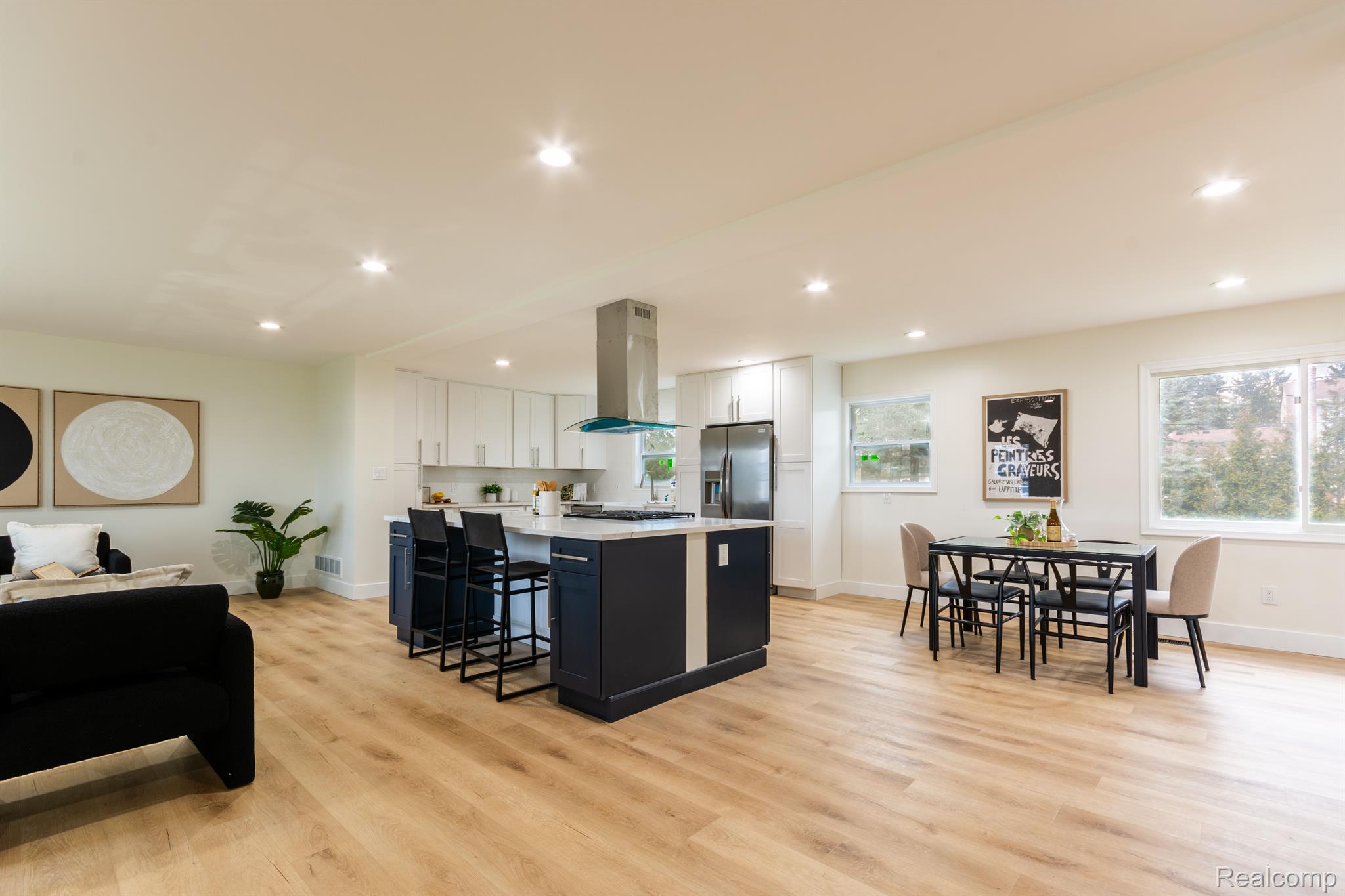 4086 WHITEBIRCH Drive